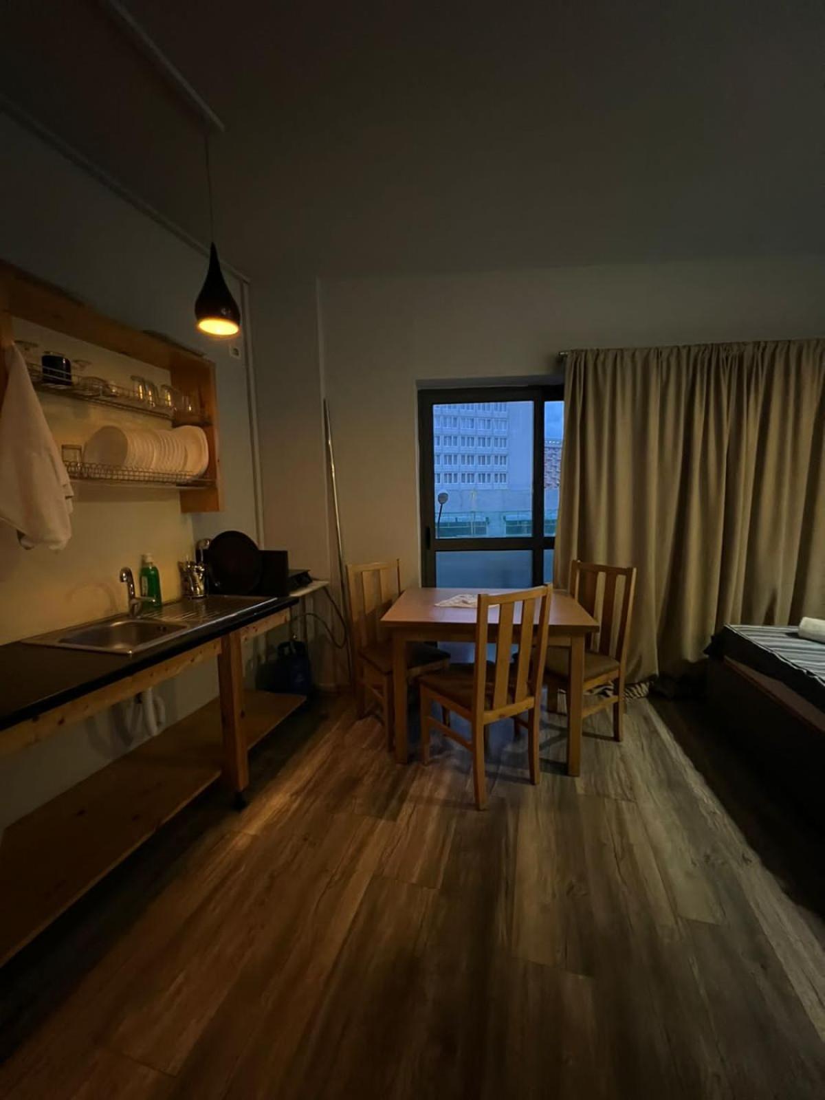 The Rooftop Hostel Шкодер Номер фото